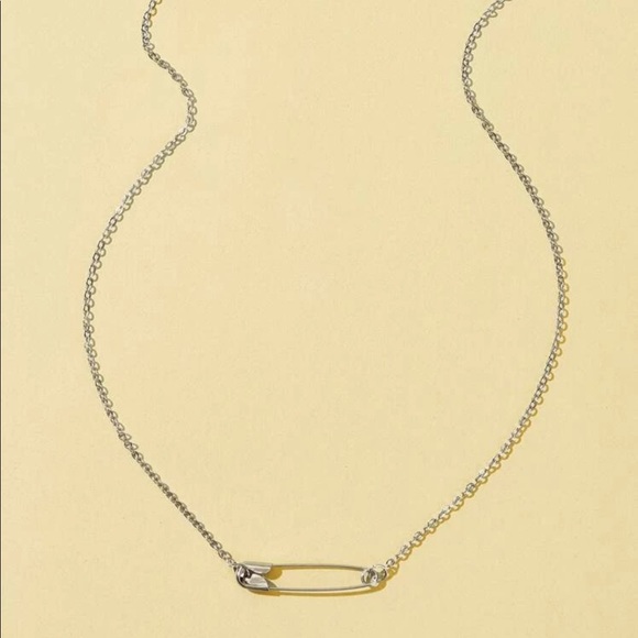 cosmicbabegalaxy Jewelry - 🍓1pc Pin Charm Chain Necklace